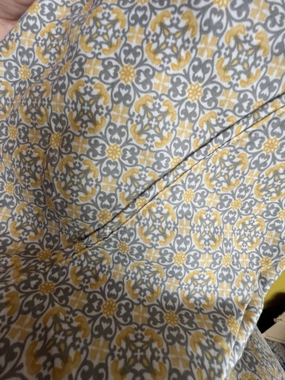 Gray & Yellow 2 pc Sheet Set QUEEN Flat + KING Pillowcase Quatrefoil 100% Cotton